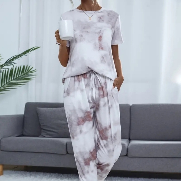 Pants - Gorgeous casual loungewear/gym 2 piece jogger set nwt hp🔥🔥🔥🔥tye Dye🔥🔥